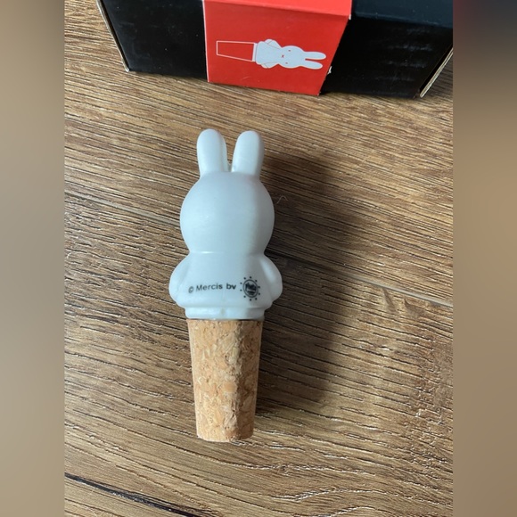 MIFFY-Imported (NWT/Box) Ceramic Wine Stopper - Picture 4 of 6